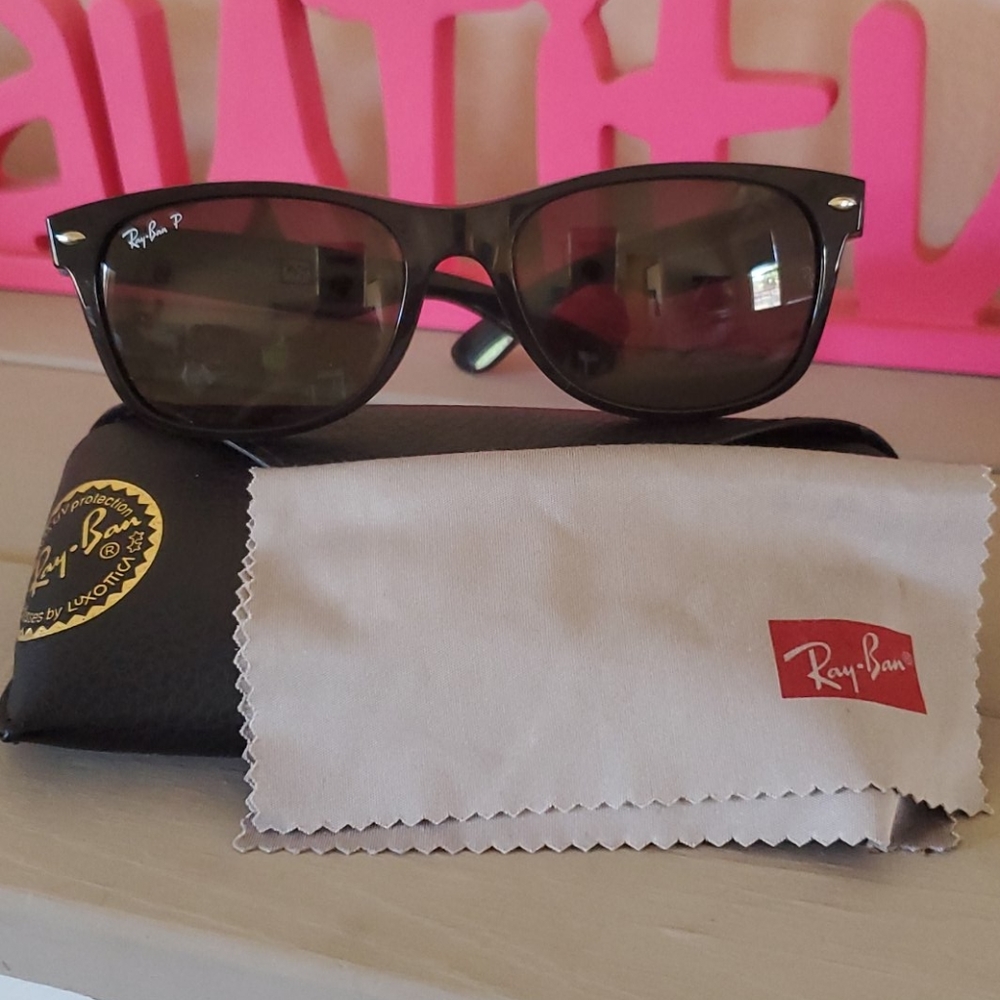 Ray Ban Black Wayfarer
